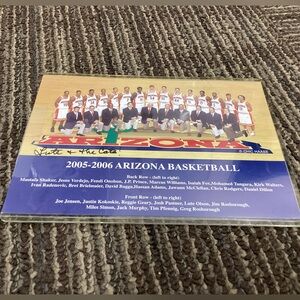 Arizona Wildcats Basketball photo signed by Lute Olson